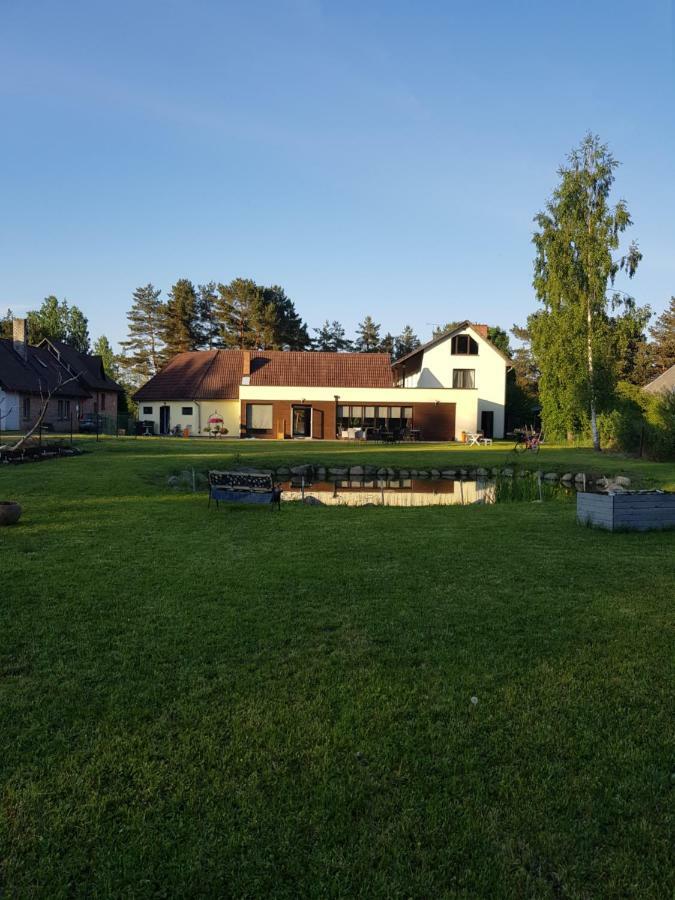 Akmens Stasti / Stone Stories Hotel Kaltene Kültér fotó